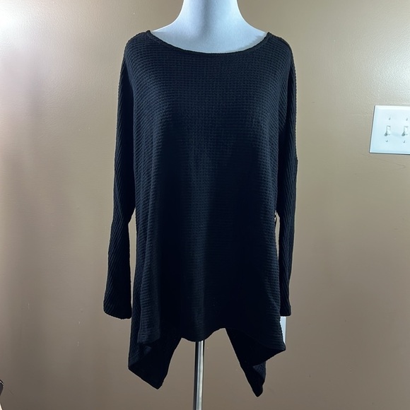 1. STATE Black top sweater - Picture 2 of 5